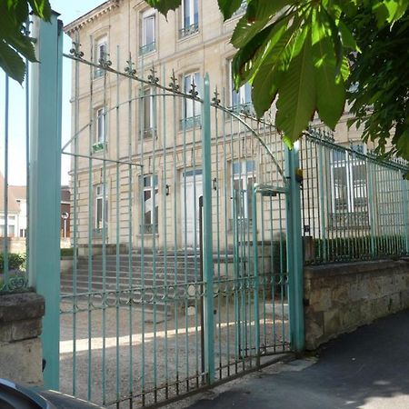 Studio Dans Charmante Batisse De Maitre Compiegnoise Compiègne Exteriér fotografie